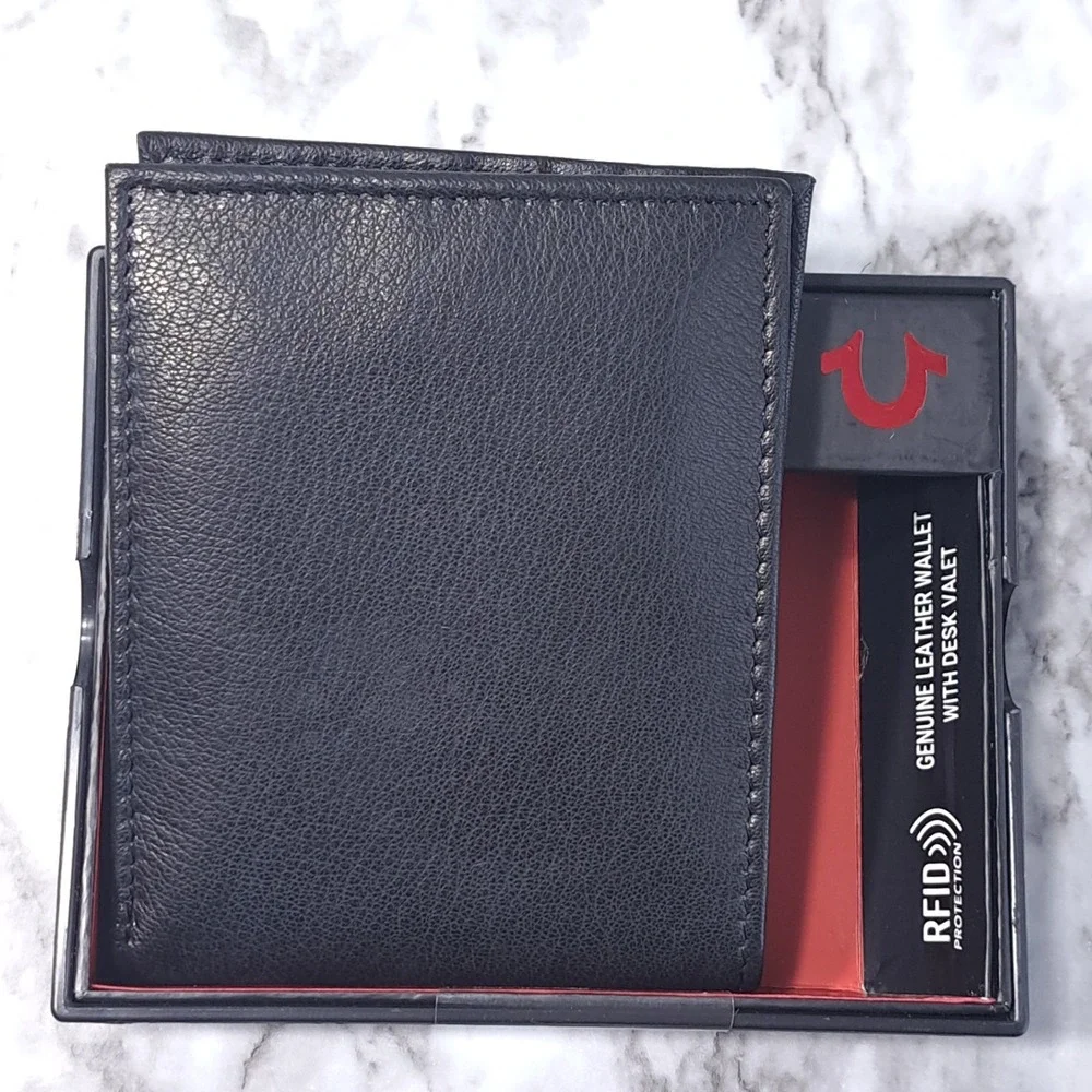 True Religion Men's Leather Bifold Wallet Black With Desk Valet RFID‎ Protection